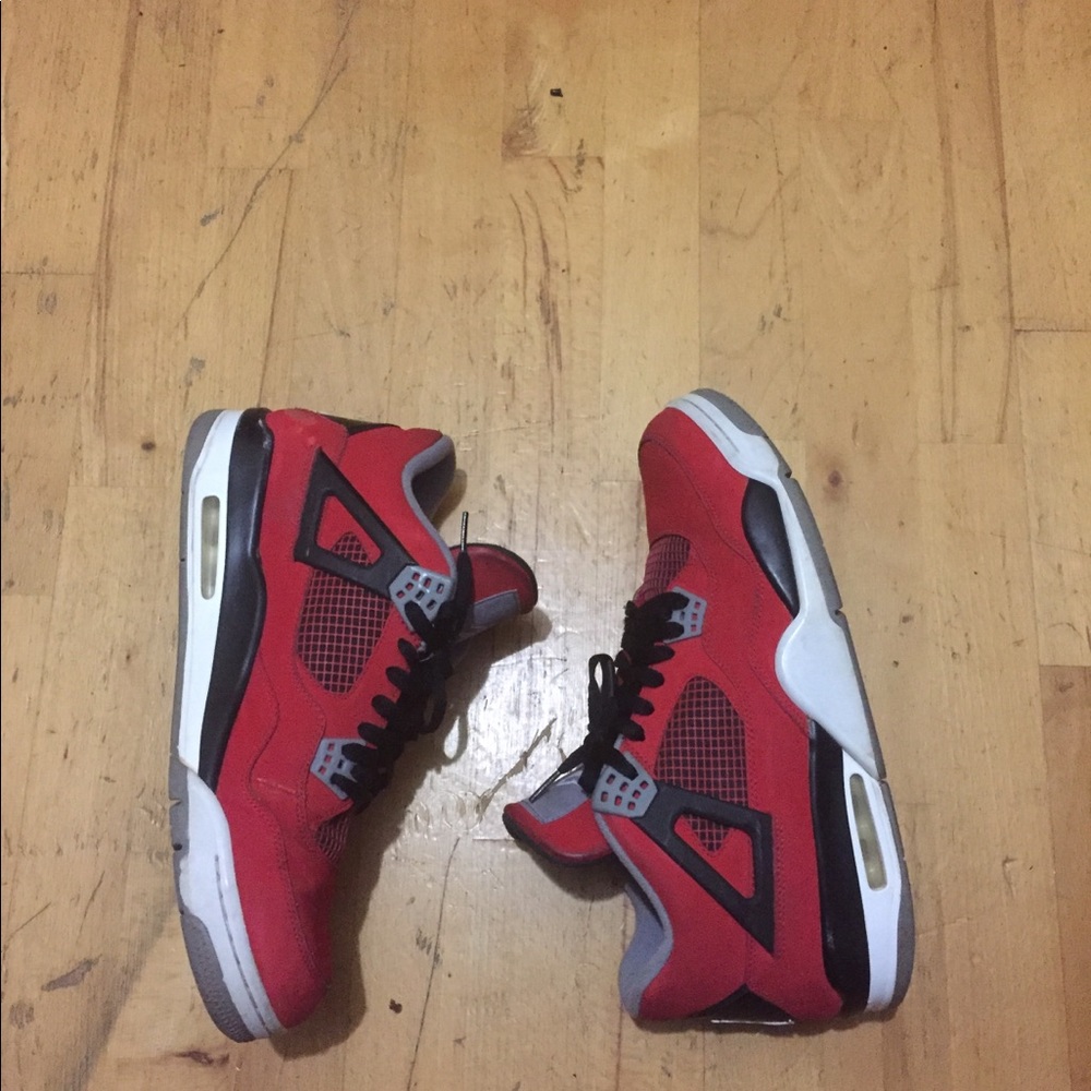 Jordan Retro 4s Fire Red